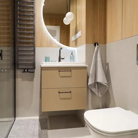 Lucky Seven * بوزنان