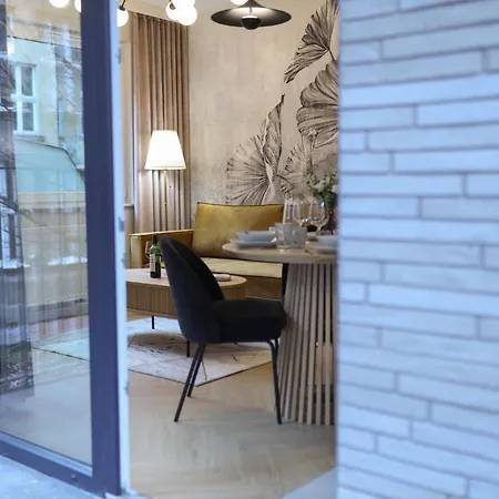 Lucky Seven بوزنان