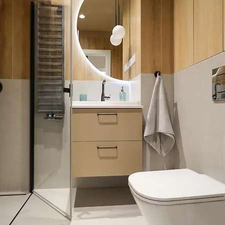 Lucky Seven * بوزنان