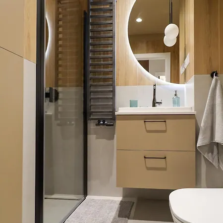 Lucky Seven Apartment
